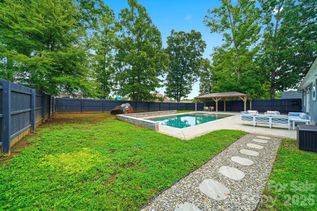 1556 Meadow Glen Lane, Rock Hill, SC 29730