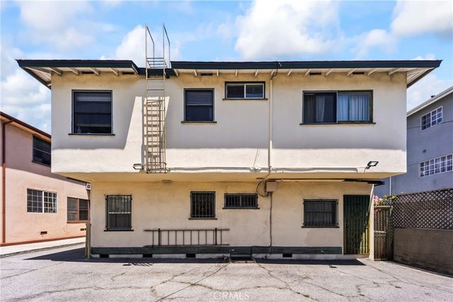 1745 N Mariposa, Los Angeles, CA 90027