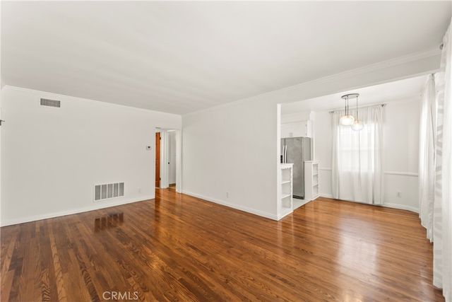 1745 N Mariposa, Los Angeles, CA 90027