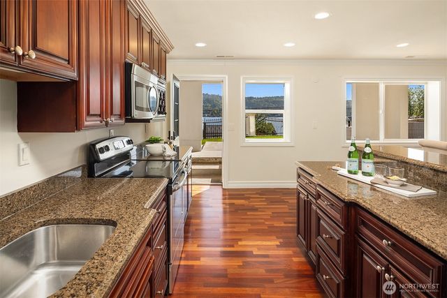3921 202nd Place SE, Sammamish, WA 98075