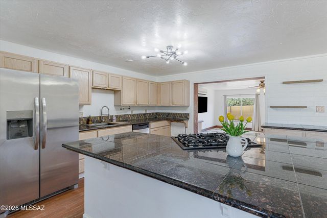 2320 W Calle Grato, Oracle, AZ 85623