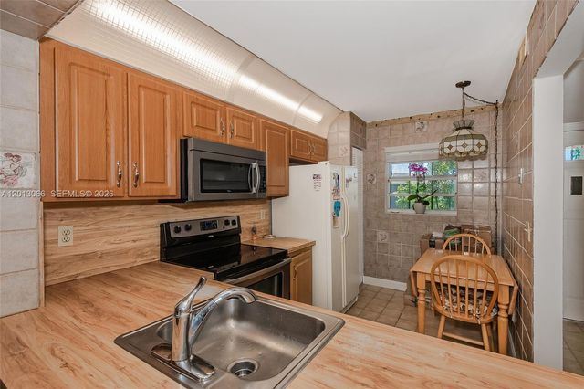 430 NE 210th Cir Ter 201-3, Miami, FL 33179