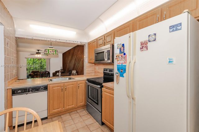 430 NE 210th Cir Ter 201-3, Miami, FL 33179