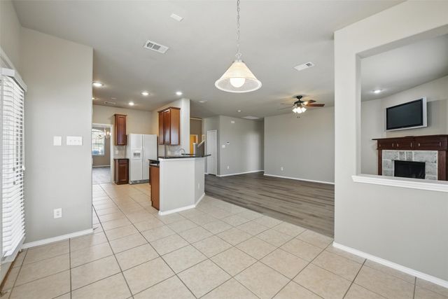 804 Starling Lane, Aubrey, TX 76227