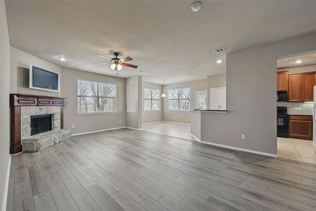 804 Starling Lane, Aubrey, TX 76227