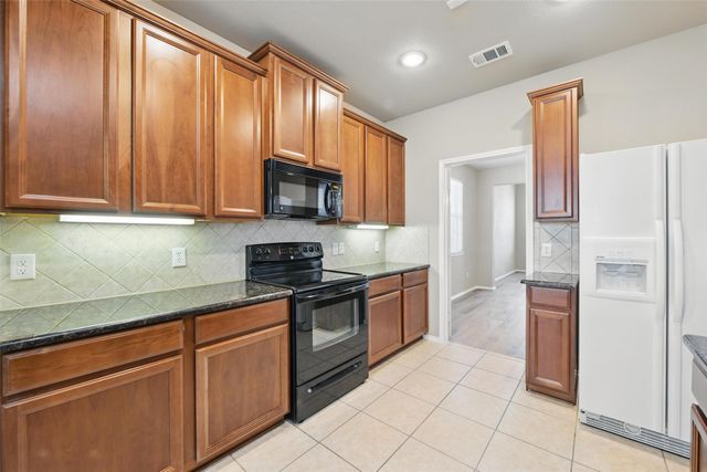 804 Starling Lane, Aubrey, TX 76227