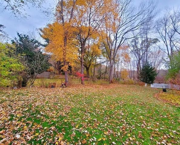 24 Grapevine Ave 0, Lexington, MA 02421