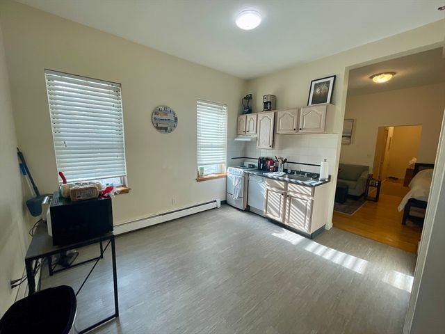 206 Chestnut Hill Ave 4, Boston, MA 02135