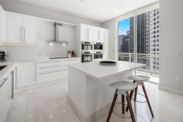 900 Brickell Key Blvd 1801, Miami, FL 33131