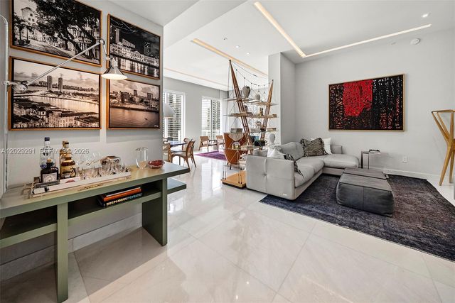900 Brickell Key Blvd 1801, Miami, FL 33131
