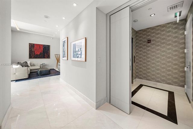 900 Brickell Key Blvd 1801, Miami, FL 33131