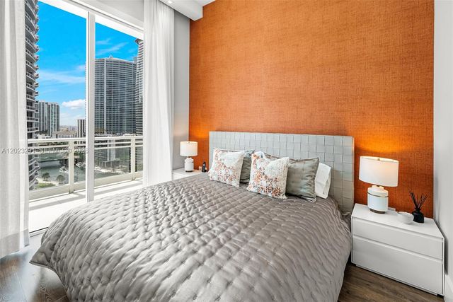 900 Brickell Key Blvd 1801, Miami, FL 33131