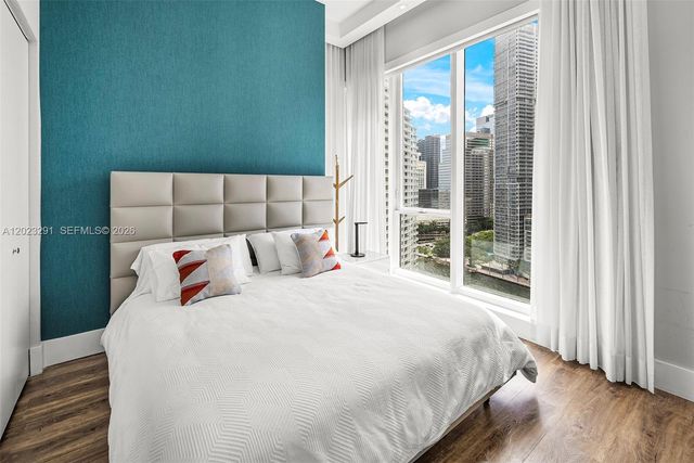 900 Brickell Key Blvd 1801, Miami, FL 33131