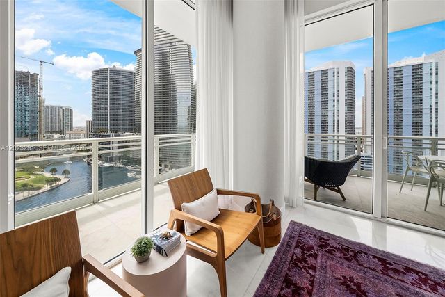 900 Brickell Key Blvd 1801, Miami, FL 33131