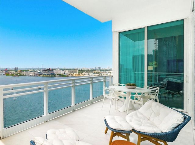900 Brickell Key Blvd 1801, Miami, FL 33131