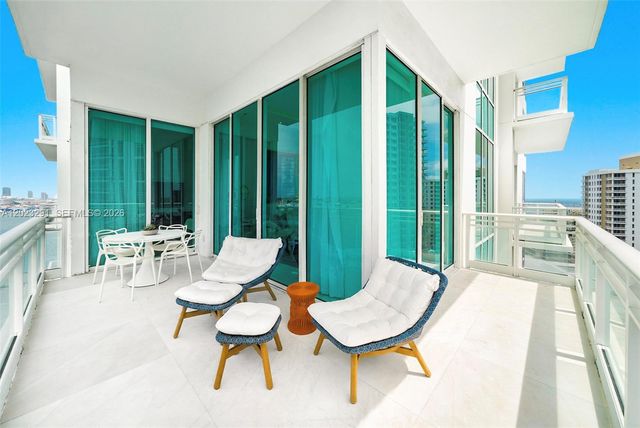 900 Brickell Key Blvd 1801, Miami, FL 33131