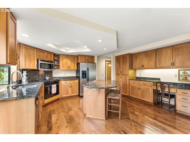 12515 Sw PEACHVALE St, Portland, OR 97224