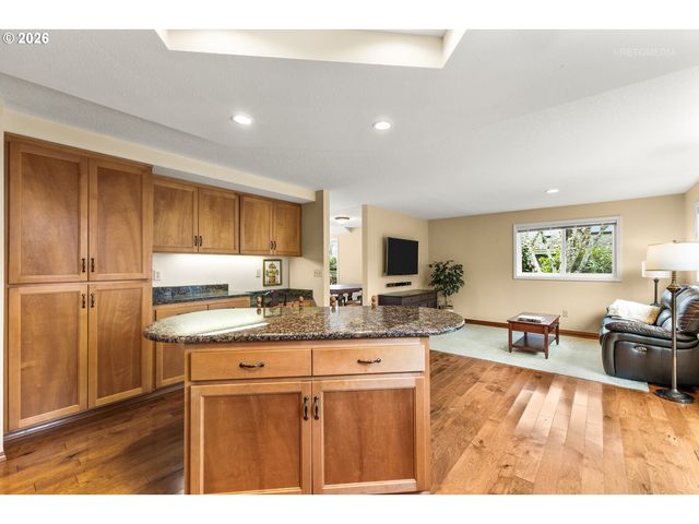 12515 Sw PEACHVALE St, Portland, OR 97224