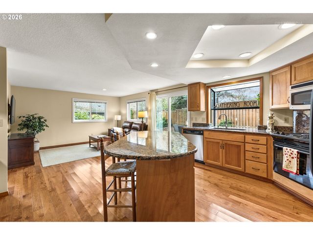 12515 Sw PEACHVALE St, Portland, OR 97224