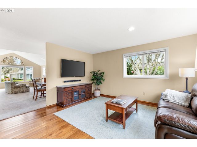 12515 Sw PEACHVALE St, Portland, OR 97224