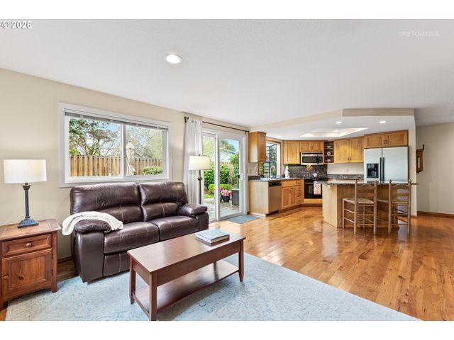 12515 Sw PEACHVALE St, Portland, OR 97224