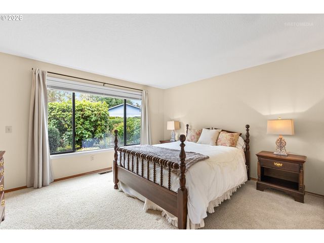 12515 Sw PEACHVALE St, Portland, OR 97224