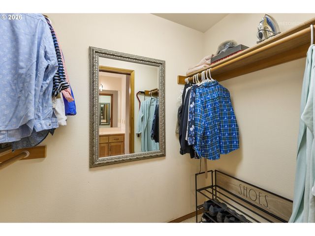 12515 Sw PEACHVALE St, Portland, OR 97224