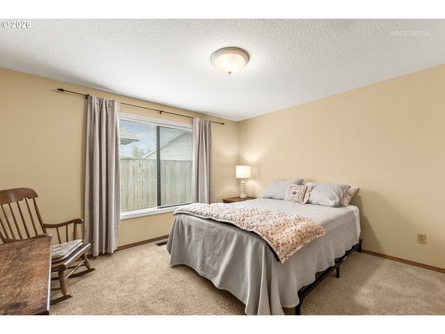 12515 Sw PEACHVALE St, Portland, OR 97224