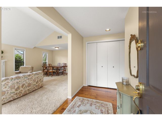 12515 Sw PEACHVALE St, Portland, OR 97224