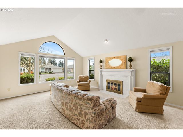 12515 Sw PEACHVALE St, Portland, OR 97224