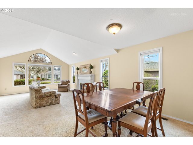 12515 Sw PEACHVALE St, Portland, OR 97224