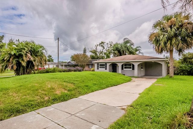 28042 LOIS DRIVE, Tavares, FL 32778