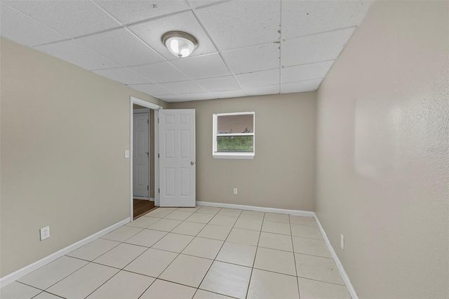 28042 LOIS DRIVE, Tavares, FL 32778