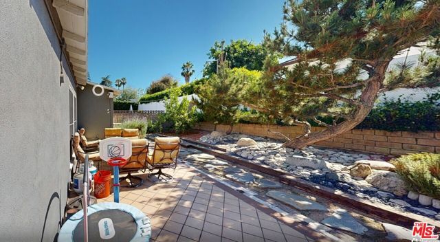 6619 Sunnyslope Avenue, Los Angeles, CA 91401