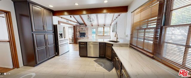 6619 Sunnyslope Avenue, Los Angeles, CA 91401
