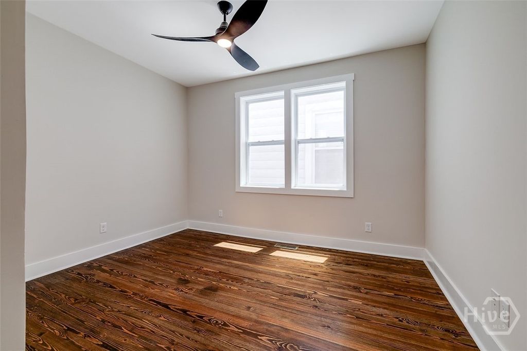 Image 15 of property listing at 905 E Park Avenue A, Savannah, GA 31401