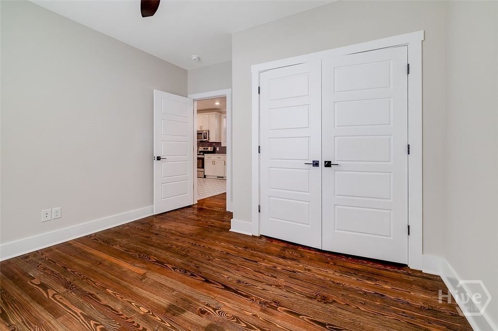 Image 16 of property listing at 905 E Park Avenue A, Savannah, GA 31401