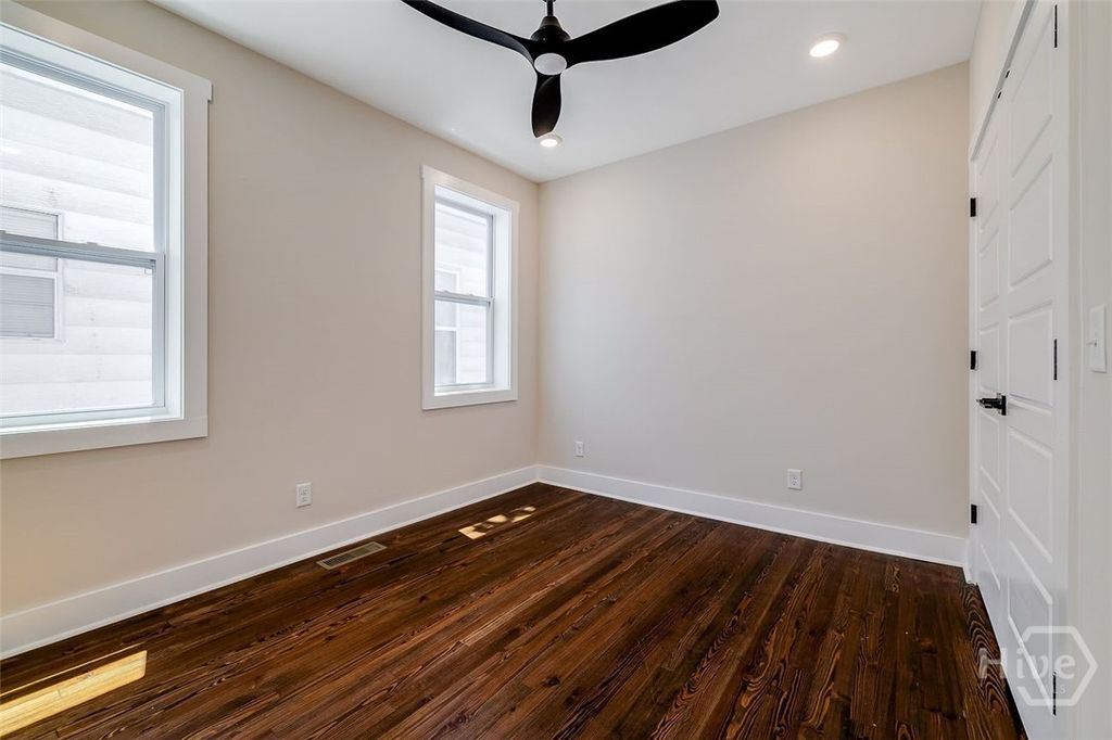 Image 19 of property listing at 905 E Park Avenue A, Savannah, GA 31401