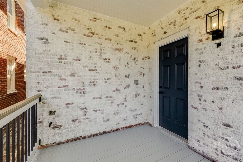 Image 23 of property listing at 905 E Park Avenue A, Savannah, GA 31401