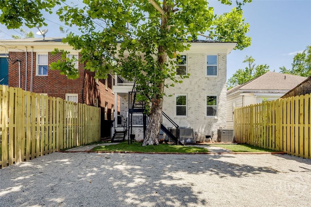 Image 25 of property listing at 905 E Park Avenue A, Savannah, GA 31401