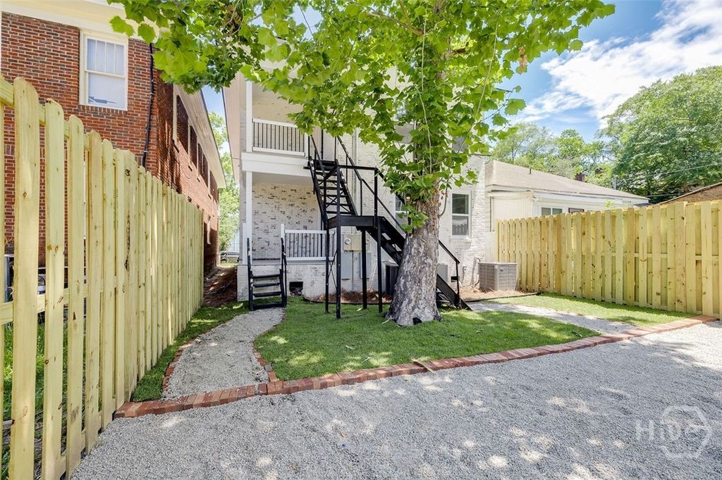 Image 26 of property listing at 905 E Park Avenue A, Savannah, GA 31401