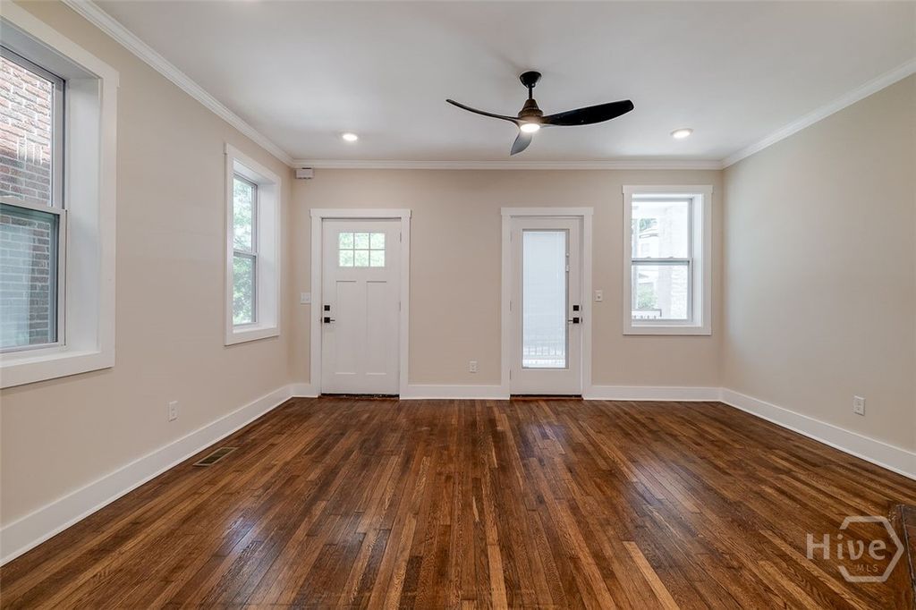 Image 4 of property listing at 905 E Park Avenue A, Savannah, GA 31401