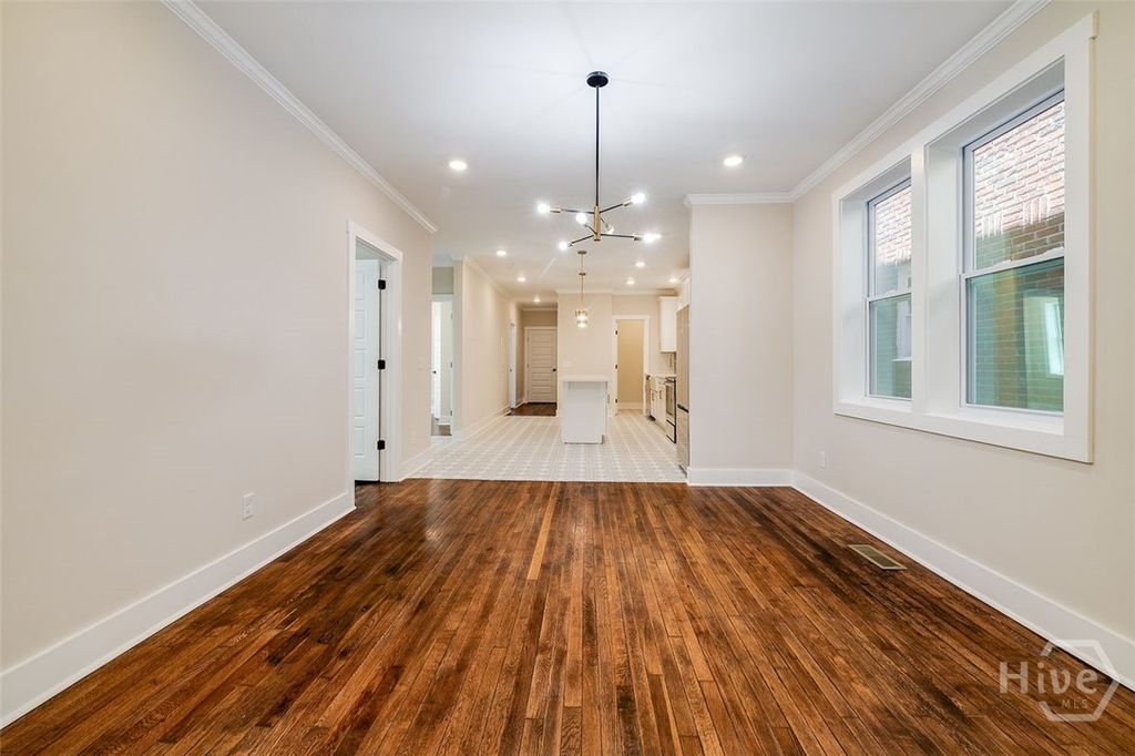 Image 6 of property listing at 905 E Park Avenue A, Savannah, GA 31401