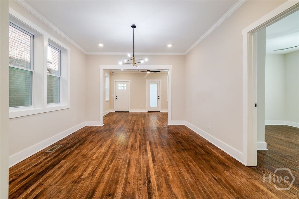 Image 7 of property listing at 905 E Park Avenue A, Savannah, GA 31401