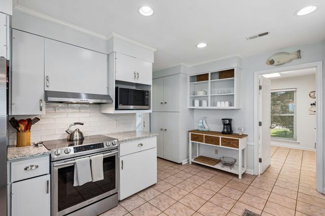 3616 Yacht Club Road, Edisto Island, SC 29438