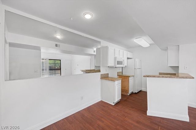 5158 South Jones Boulevard 201, Las Vegas, NV 89118