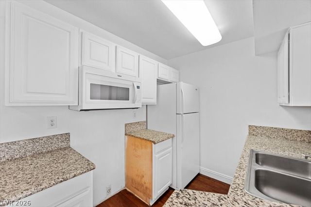 5158 South Jones Boulevard 201, Las Vegas, NV 89118