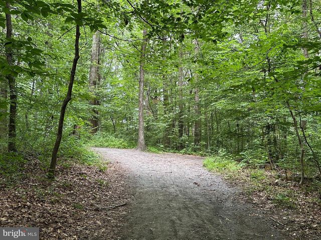 9726 SAINT ANDREWS DR, Fairfax, VA 22030