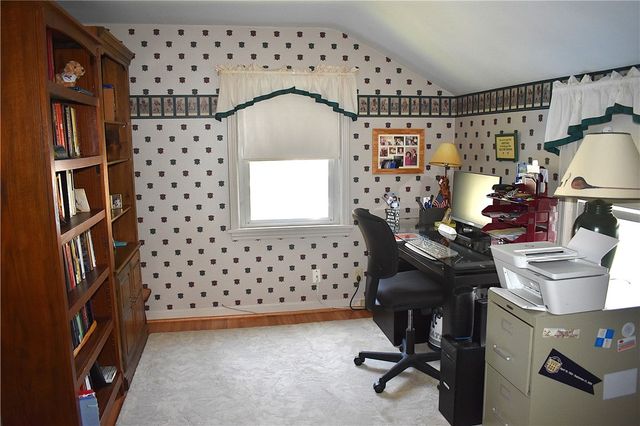 126 Tottenham Rd, Irondequoit, NY 14609