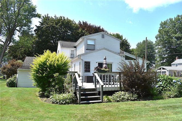 126 Tottenham Rd, Irondequoit, NY 14609
